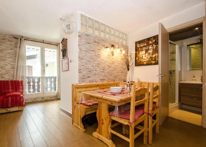 Cosy à Sud, Proche Centre, Balcon, 4 Pers, Parking, Wifi - Fr-1-343-235 * Chamonix